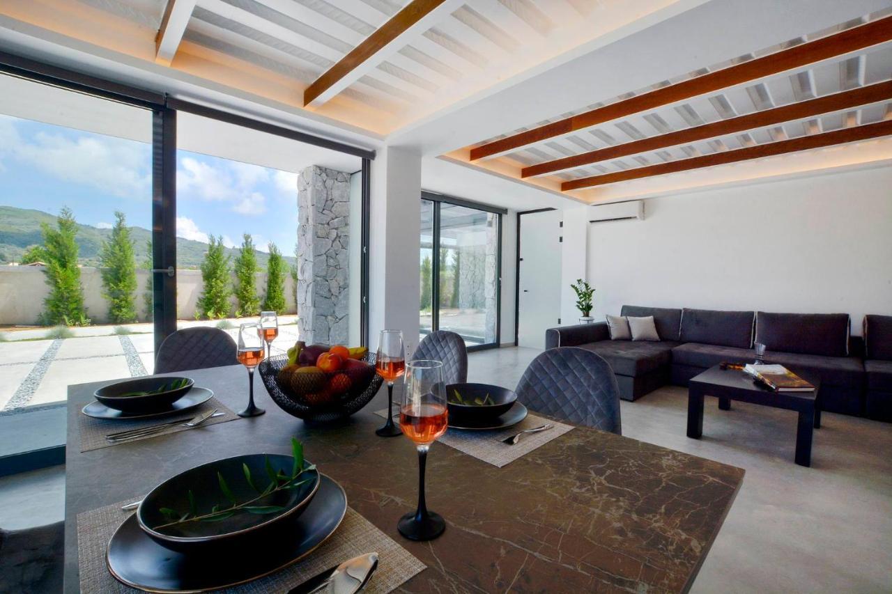 Villa Flamingo - 4 Bedrooms - Private Pool - Next To Renowned Issos Beach & Lake Korission Linia Exterior photo